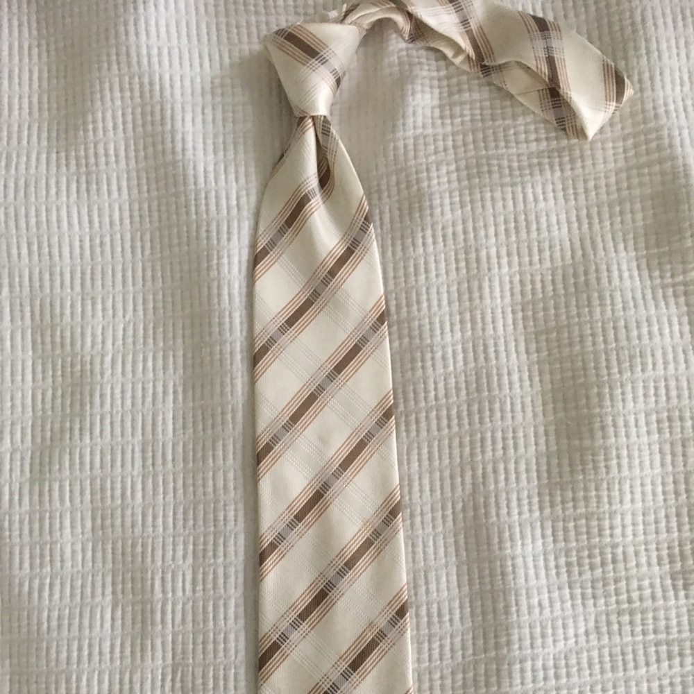 Kanili Tie